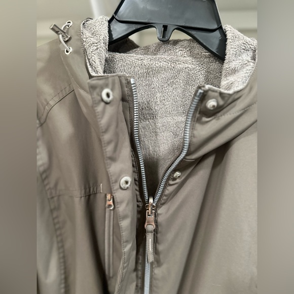 Free country women’s coat. Size large. Olive green. Worn once. Non smoking home - Picture 3 of 3